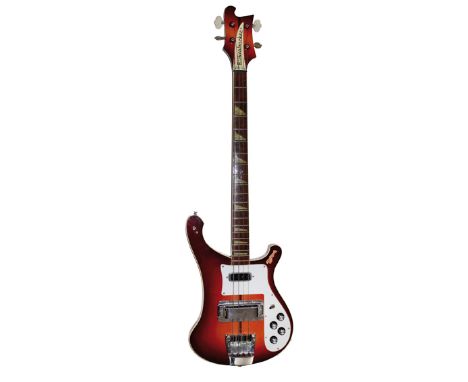 Rickenbacker Bassgitarre 4001.: Baujahr 1976. Einige kl. Schäden, Metallstück Kabeleingang fehlen 3 Schrauben. Dabei: alter T