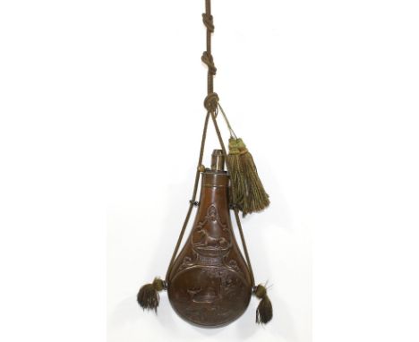 Pulverflasche Vereinigtes: Königreich. Powder Flask bez. G &amp; J.W. Hawksley. Kupfer u. Messing mit jagdlichem Dekor. H: 22