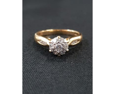 18 CARAT GOLD &amp; DIAMOND RING WITH 0.33 CARAT OF DIAMONDS 