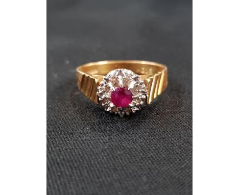 VINTAGE 18 CARAT GOLD RUBY &amp; DIAMOND RING 