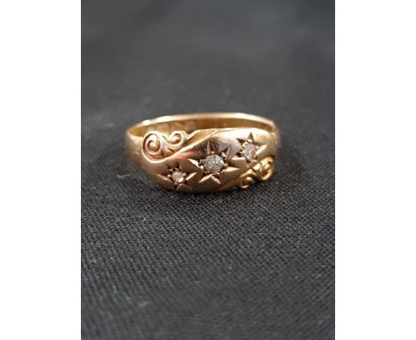 18 CARAT GOLD &amp; DIAMOND RING 