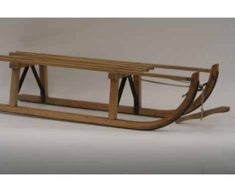 A vintage wooden sledge, 99cm