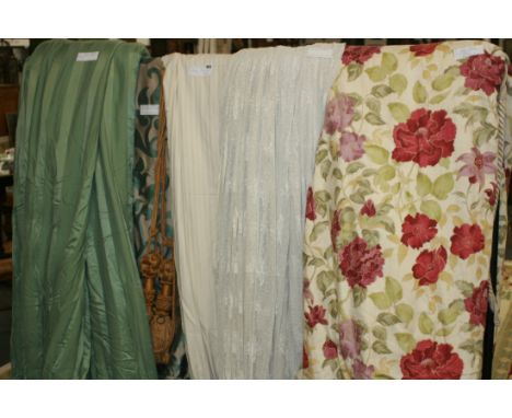 A PAIR OF LARGE POLISHED COTTON ROMAN BLINDS, EACH 3 X 3 METRES TOGETHER WITH  PAIR OF JADE AND TAUPE INTER LINED CURTAINS EA