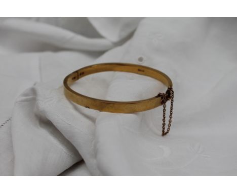 A late Victorian 15ct yellow gold hinged bangle, London, 1892, approximately 8.4 grams CONDITION REPORT: In poor condition wi