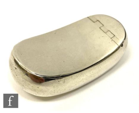 A George III hallmarked silver snuff box of plain concave form with hinged cover, length 4.5cm, Birmingham 1806, Joseph Taylo