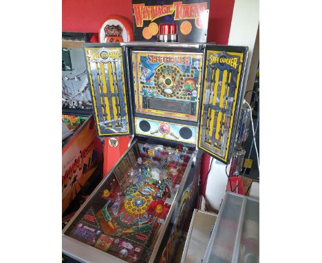 Very rare, one of the latest Bally Safe Cracker pinball machines from 1996 and in excellent condition. You won´t find a bette