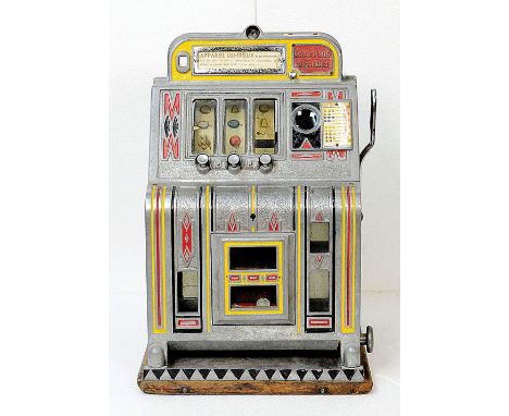 Mechanical slot machine Appareil Lumineux. Working condition untested. Missing back panel. Missing money box key. Model P.106