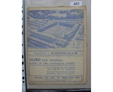 1938/39 Everton v Birmingham, a programme from the FA Cup tie, played on 15/02/1939, creased, slight tear