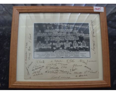1935/36 Sunderland, 1st Division Champions, a superb framed & glazed picture of the playing squad, mounted on the original ph