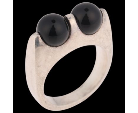SVEN HAUGAARD - a Danish modernist sterling silver onyx geometric ring, plain form with 2 inset onyx beads, setting height 7.