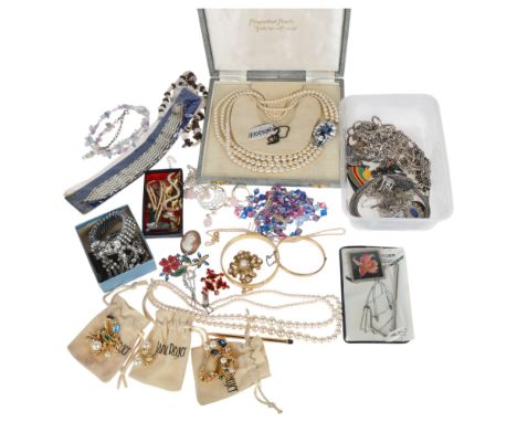 Various silver and costume jewellery, including chain necklaces, brooches, bracelets, etcLot sold as seen unless specific ite