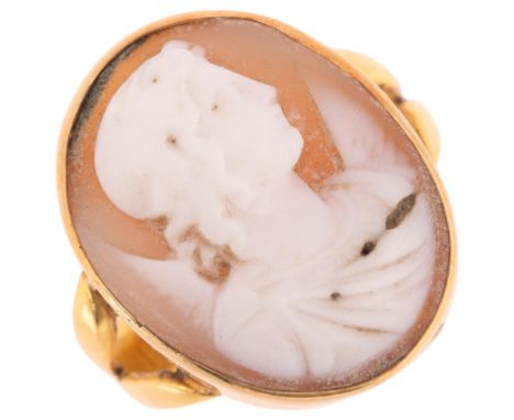 An Antique 22ct gold shell cameo ring, Chester 1897, relief carved depicting Classical winged figure, setting height 19.5mm, 