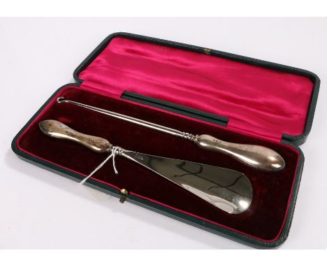 Edward VII silver handled shoe horn and button hook, Birmingham 1906, maker Adie &amp; Lovekin Ltd, housed in a fitted velvet