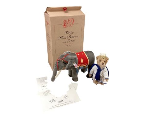 Steiff bear, King Balthazar with a Steiff elephant, 18 cm Limited 1500, cert and boxed