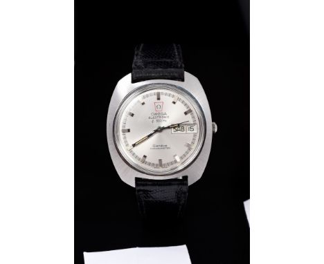 1970s gentlemen's Omega Electronic f300 Hz Genève Chronometer wristwatch, made for the Italian market, the circular dial with