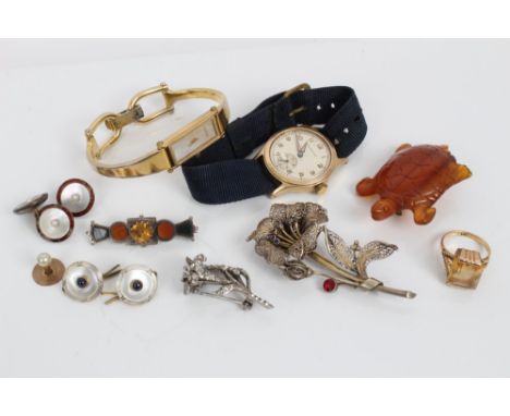 Group to include a citrine dress ring, gentlemen's gold cased Pinnacle wristwatch, ladies' Gucci wristwatch, various brooches