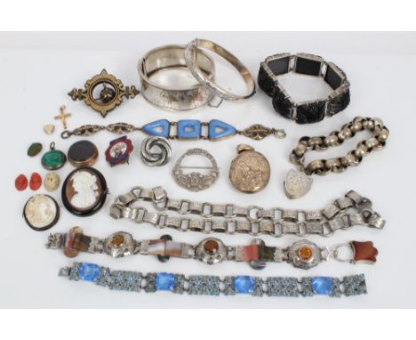 Group of antique and vintage jewellery and costume jewellery - to include Victorian tortoiseshell and piqué work brooch, Scot