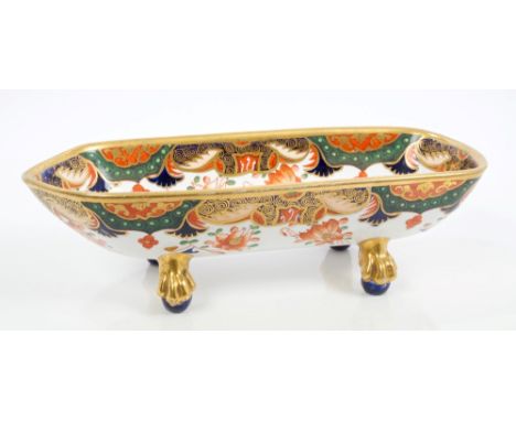 Early 19th century Spode large boat-shaped pen tray, the interior and exterior richly decorated in the Imari style, with flow