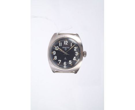 Hamilton Military wristwatch with manual movement, circular black dial, luminescent markers and hands, centre seconds, in ton