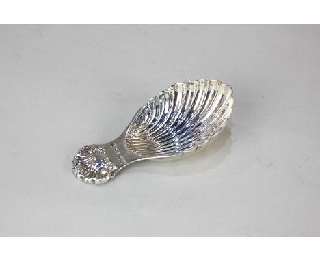A modern silver tea caddy spoon with shell shape bowl, maker Richards & Knight, London 1968