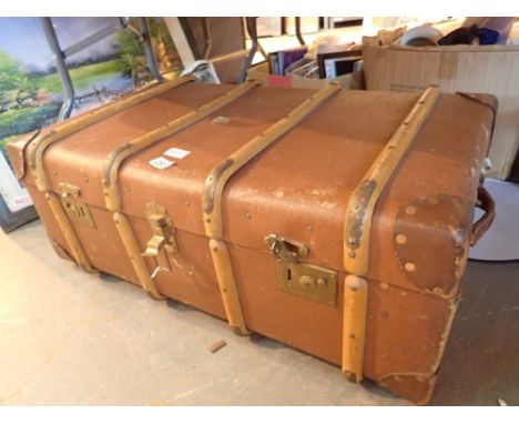 Good quality bentwood trunk with inner shelf 