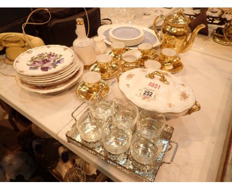 Mixed ceramics including Royal Worcester 