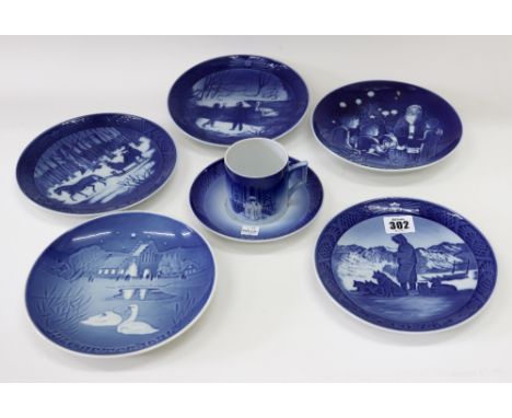 A Royal Copenhagen blue onion pattern fifteen piece part tea service including a large circular dish, five Royal Copenhagen C