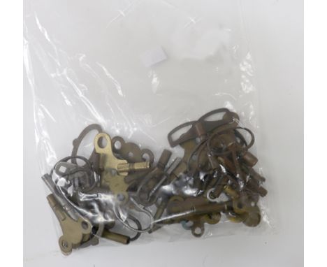 A collection of 44 brass and steel mantel, bracket and other clock keys, 19th / 20th century (44).
