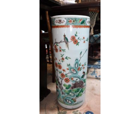 AN ORIENTAL FAMILLE VERT CYLINDER STICK STAND, 61 cm high