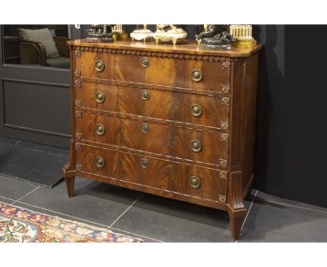 18th Cent. Louis XVI style chest of drawers in mahogany || Achttiende eeuwse Lodewijk XVI-commode in mahonie met vier laden e