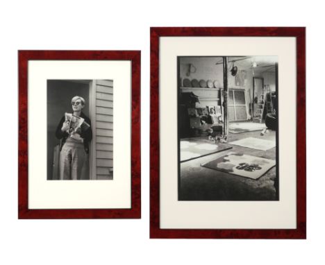 two photoprints in black and white of Andy Warhol - after the original pictures from 1966 || Twee fotoprints in zwart-wit : "