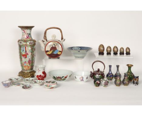 various lot with Chinese and Japanese porcelain wand with some cloisonné pieces || Varia Chinees en Japans porselein met bowl