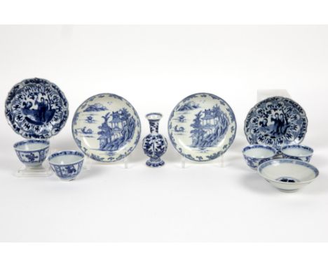 10 pieces of antique (mostly 18th Cent.) Chinese porcelain with a blue-white decor amongst which a small vase || Lot (10) ant