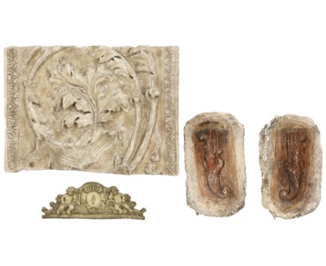 several decorative architectural items || Lot decoratieve architecturale elementen 