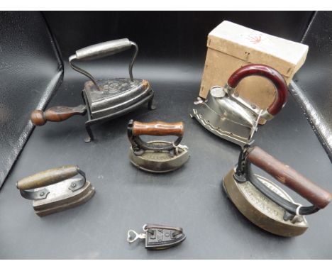 5 assorted flat/sad irons to incl Kendrick No.1 lace iron, N R S &amp; Co Sensible No 4 iron made in the USA with trivet, OVR