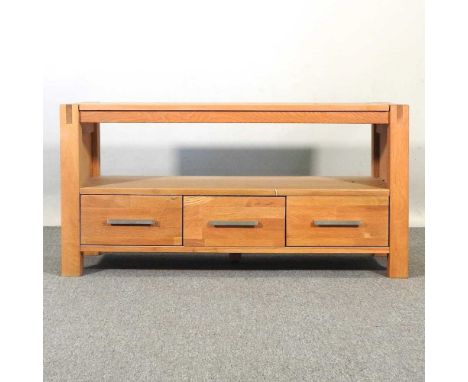 A modern light oak cabinet110w x 43d x 55h cm