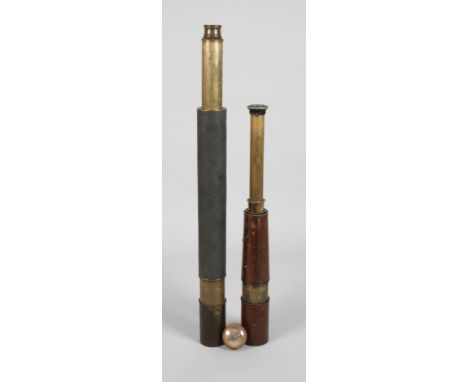 Zwei maritime Fernrohre und Kompassein Fernrohr signiert R &amp;amp; J Beck London, 1917, komplett, im Lederetui, L max. 70 c