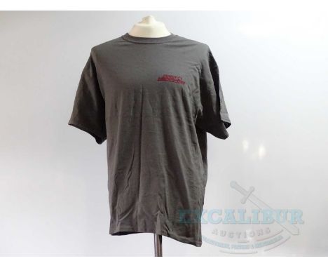 MARVEL - A pair of crew clothing items comprising an AVENGERS AGE OF ULTRON (2015) grey short sleeved XL stunt crew t-shirt a