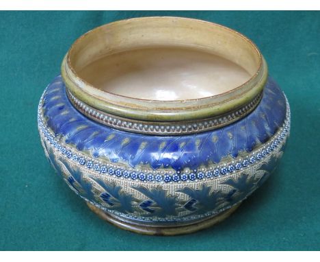 DOULTON LAMBETH CERAMIC BOWL BY EDITH D LUPTON, No 1879, INITIALLED 'EDL' TO BASE, DIAMETER APPROXIMATELY 15cm 