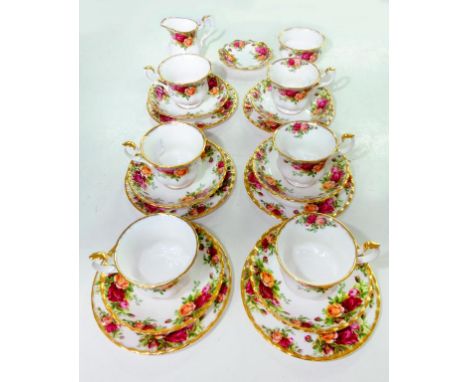 A ROYAL ALBERT OLD COUNTRY ROSES PATTERN TEA SERVICE