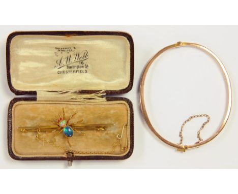 AN OPAL, BLACK OPAL, RUBY AND GOLD SPIDER BAR BROOCH AND A 9CT GOLD BRACELET, BIRMINGHAM 1909, 7.6G GROSS