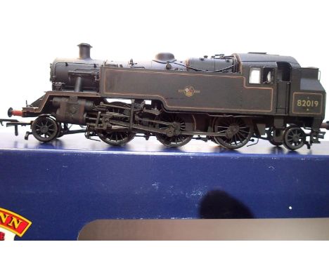 OO scale Bachmann 31 978, class 3MT, 82019, black Late Crest, weathered, excellent condition, box with wear. P&amp;P Group 1 