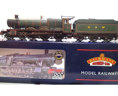 OO scale Bachmann Hall Class, renamed Bradfield Hall, 4906 GWR green, D.C.C fitted no 49, detail fitted, excellent condition,