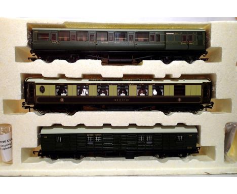 OO gauge, set of three coaches taken from Hornby R2952 Imperial Airways set, comprising of Southern Railway Maunsell brake co