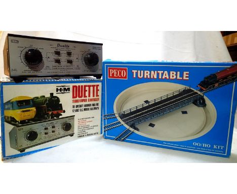 OO scale Peco turntable kit, appears complete/unused, storage wear to box plus H&amp;M Duette controller, boxed , requires at