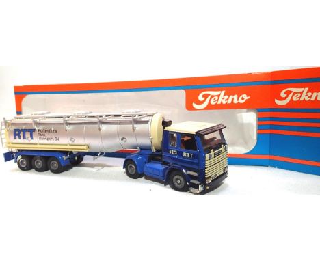 Tekno Big Trucks, Scania 142H with tanker, Rotterdams Tank Transport, excellent condition, missing drop legs, box with storag