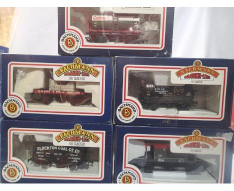 Five OO scale Bachmann assorted wagons, mostly in excellent condition, wear to boxes. P&amp;P Group 1 (£14+VAT for the first 