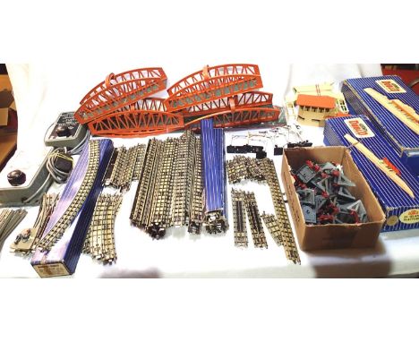 Hornby Dublo 3 rail track and accessories including curve 8x, 1/2 curve 7x, full straight 45x, 1/2 straight 8x, terminal rail