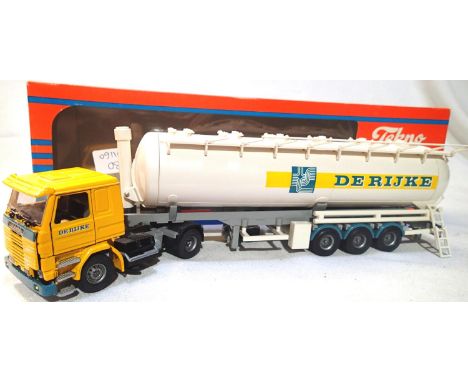Tekno Big Trucks, Scania 143m with tanker, De Rijke, damage to trailer handrails/ladders, otherwise excellent condition, box 