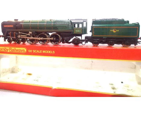 OO scale Hornby Britannia Class Oliver Cromwell, Green, Late Crest in very good condition, box is poor, no paperwork. P&amp;P